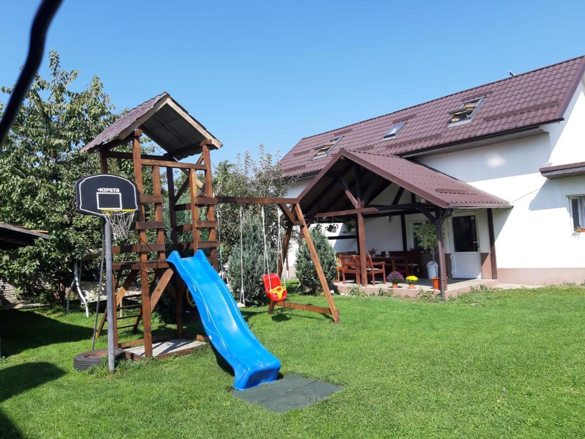 Casa De Oaspeti Laura Rîşnov Eksteriør bilde