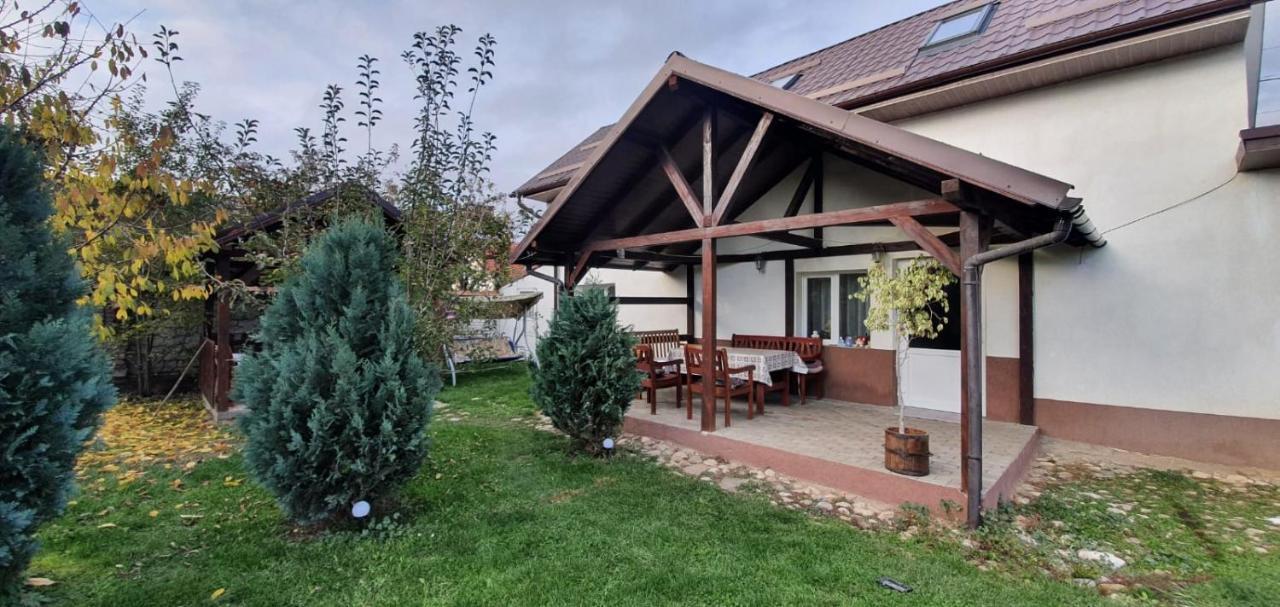 Casa De Oaspeti Laura Rîşnov Eksteriør bilde